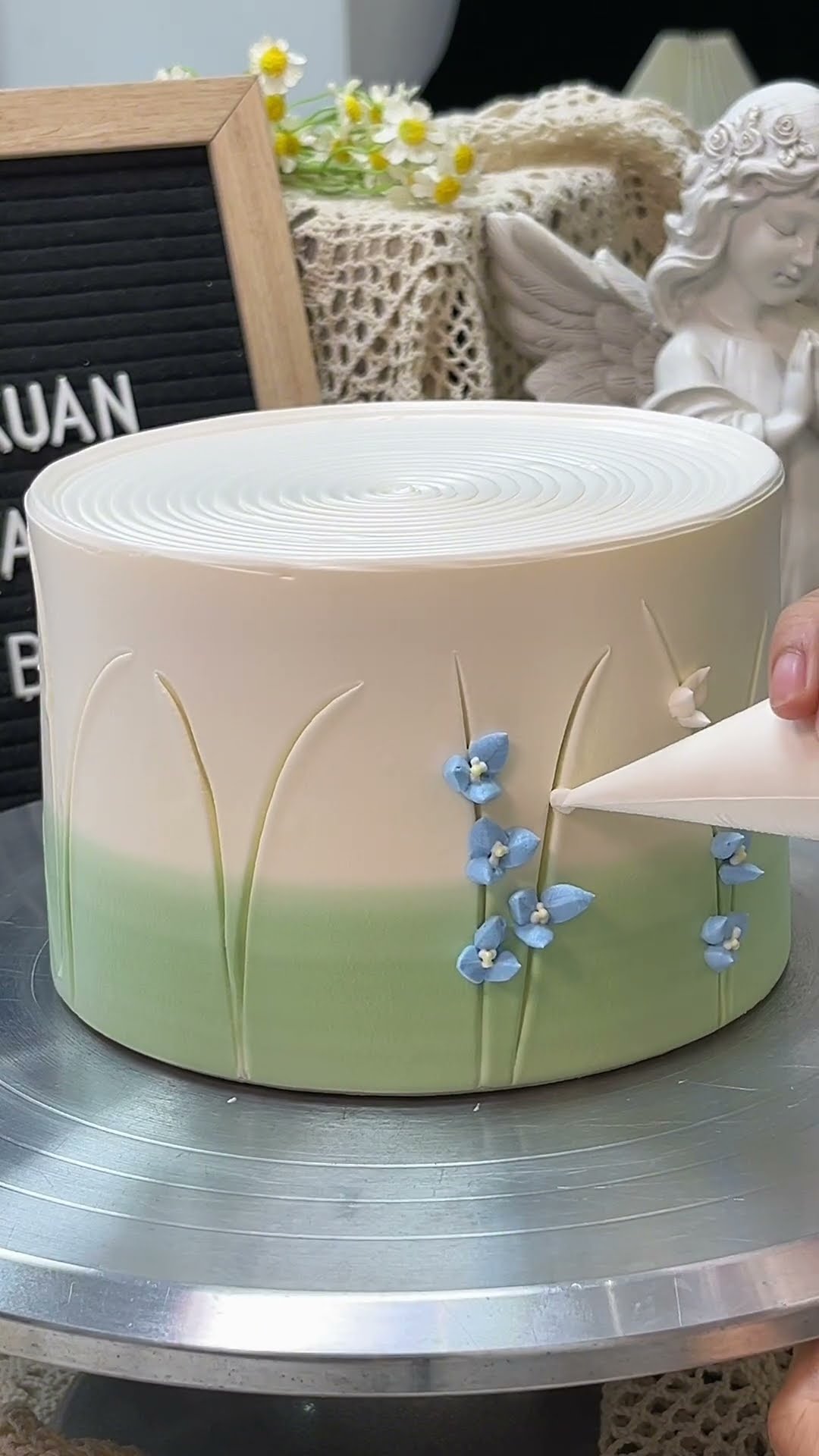 Small flowers that can be made without a decorating nozzle?Cake decorating zero-based learning Cake